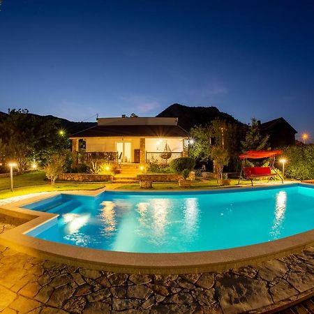 Villa Gana Buna Luaran gambar