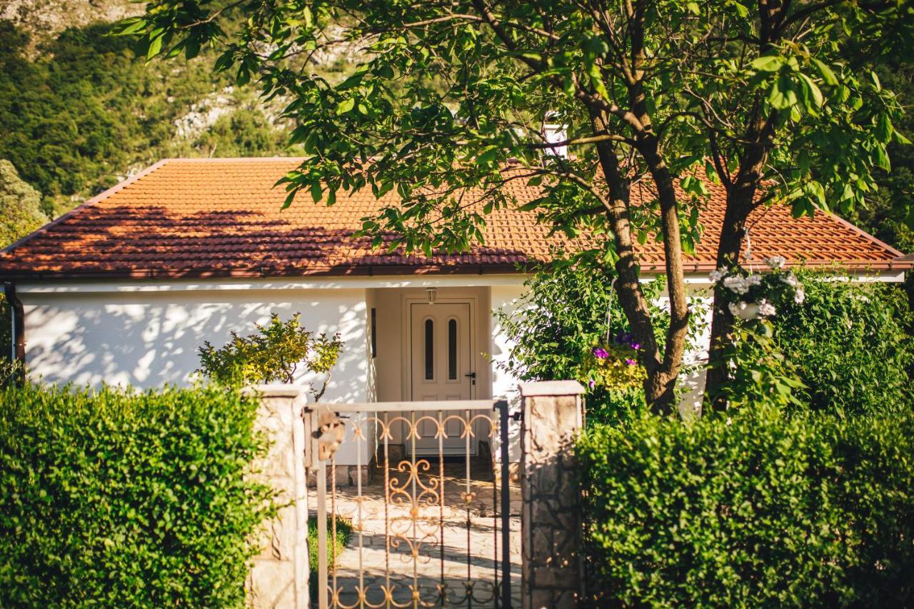 Villa Gana Buna Luaran gambar
